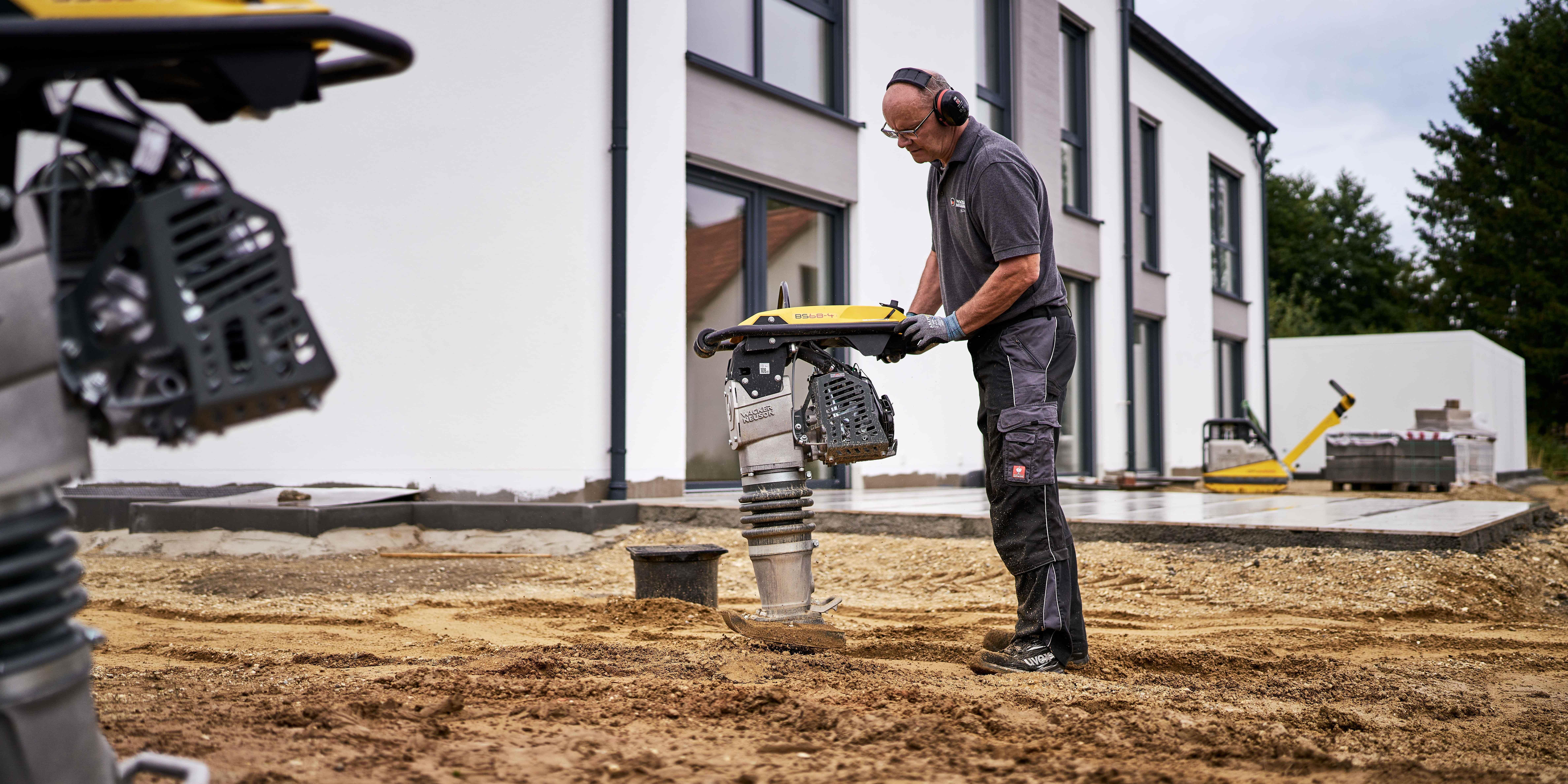 vibratory rammer BS62 in action on construction site